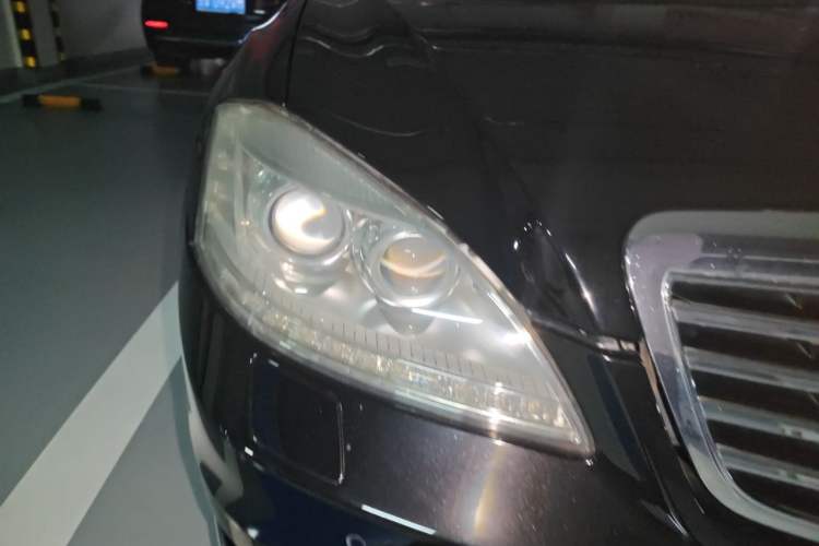 Used Mercedes-Benz S-Class 2010 S 300 L Luxury Model Right Front Headlight