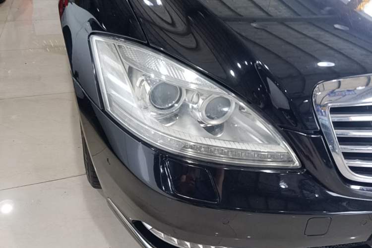 Used Mercedes-Benz S-Class 2010 S 300 L Business Model Right Front Headlight