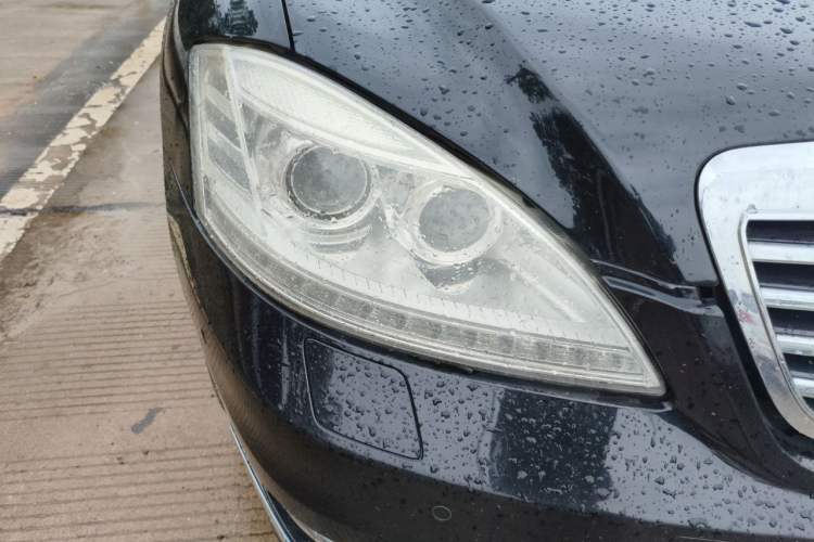 Used Mercedes-Benz S-Class 2010 S 400 L HYBRID Right Front Headlight