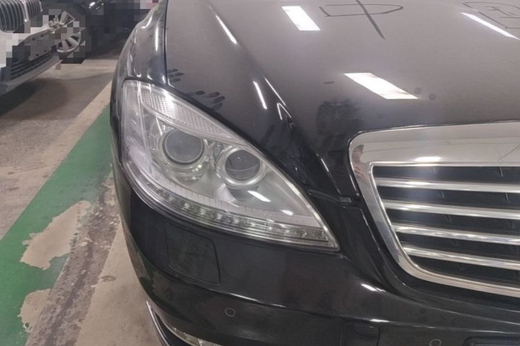 Used Mercedes-Benz S-Class 2010 S 300 L Business Model Right Front Headlight