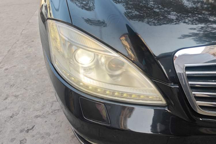 Used Mercedes-Benz S-Class 2010 S 300 L Luxury Model Right Front Headlight