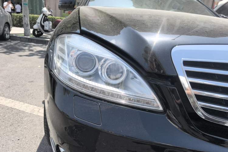 Used Mercedes-Benz S-Class 2010 S 300 L Prestige Edition Right Front Headlight
