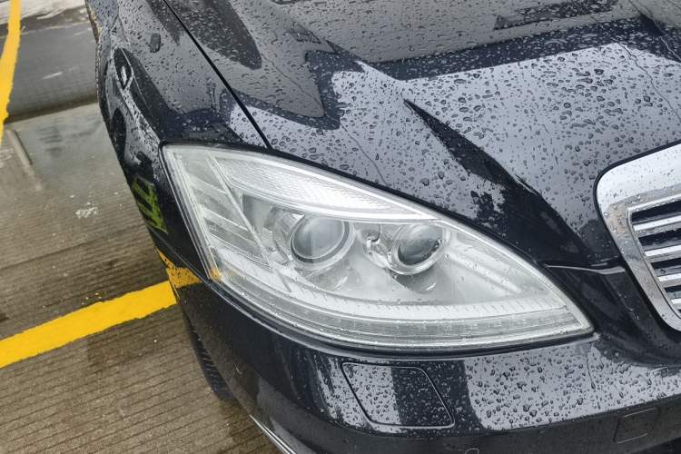 Used Mercedes-Benz S-Class 2010 S 400 L HYBRID Right Front Headlight