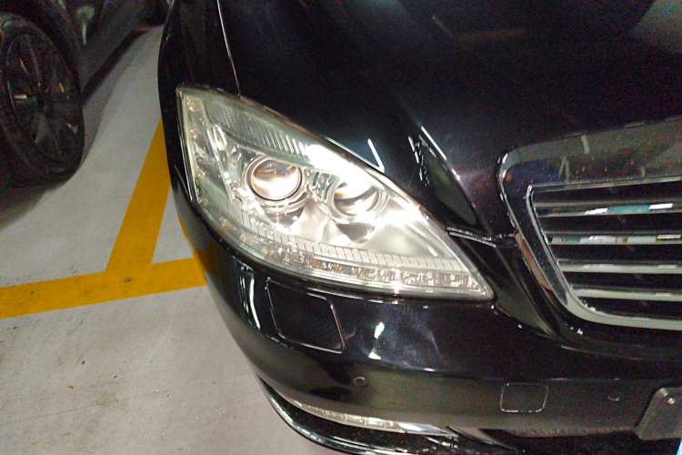 Used Mercedes-Benz S-Class 2010 S 400 L HYBRID Right Front Headlight