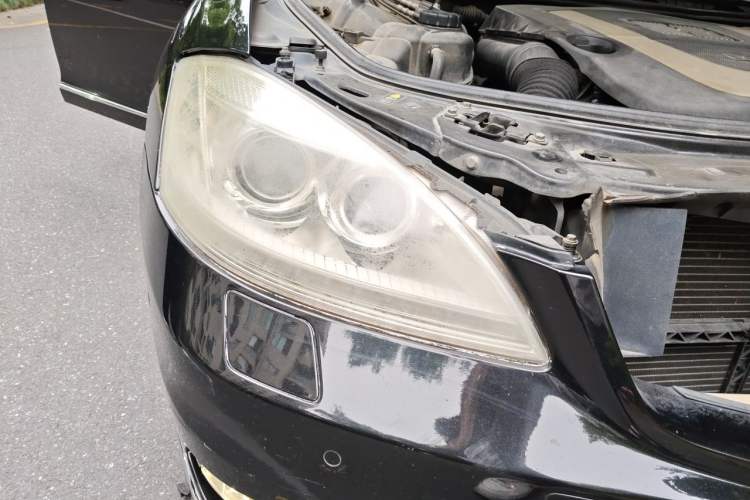 Used Mercedes-Benz S-Class 2010 S 300 L Business Model Right Front Headlight