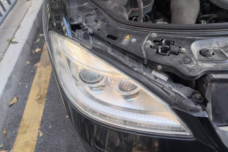 Used Mercedes-Benz S-Class 2010 S 300 L Business Model Right Front Headlight