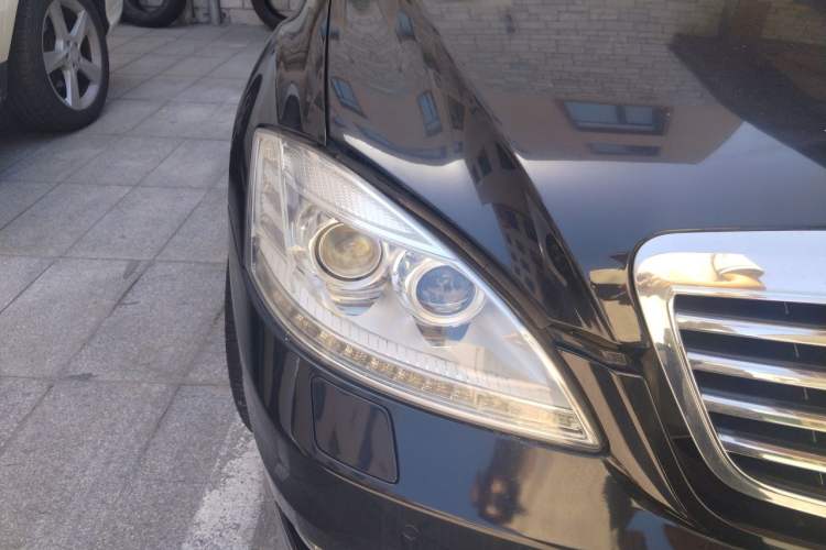 Used Mercedes-Benz S-Class 2010 S 300 L Luxury Model Right Front Headlight