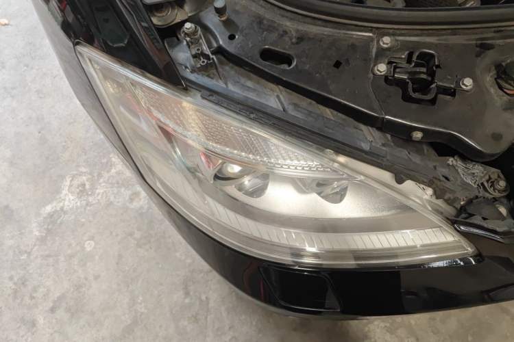 Used Mercedes-Benz S-Class 2010 S 400 L HYBRID Right Front Headlight