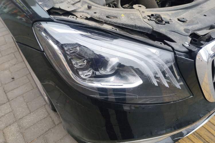 Used Mercedes-Benz S-Class 2010 S 400 L HYBRID Right Front Headlight