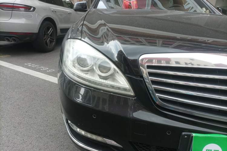 Used Mercedes-Benz S-Class 2010 S 350 L Luxury Model Right Front Headlight