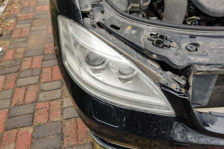 Used Mercedes-Benz S-Class 2010 S 300 L Business Model Right Front Headlight