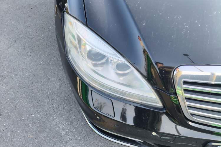 Used Mercedes-Benz S-Class 2010 S 400 L HYBRID Right Front Headlight