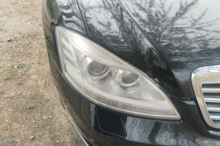 Used Mercedes-Benz S-Class 2010 S 400 L HYBRID Right Front Headlight