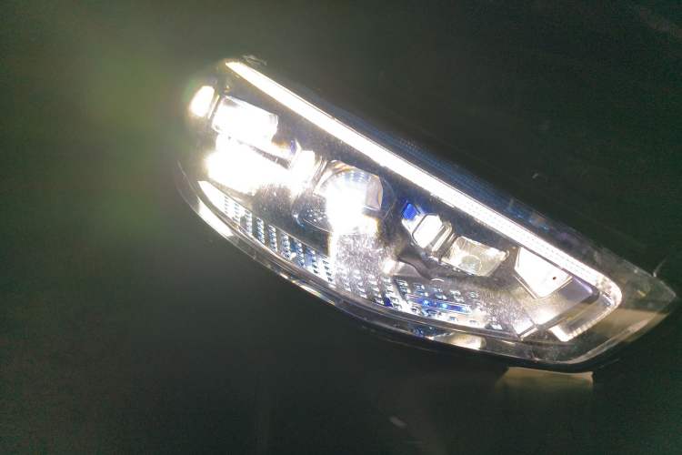 Used Mercedes-Benz S-Class 2010 S 400 L HYBRID Right Front Headlight
