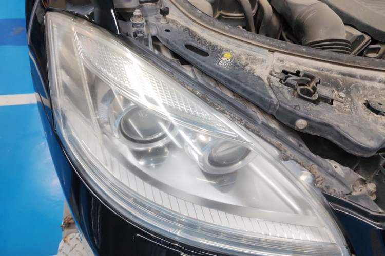 Used Mercedes-Benz S-Class 2010 S 600 L Right Front Headlight