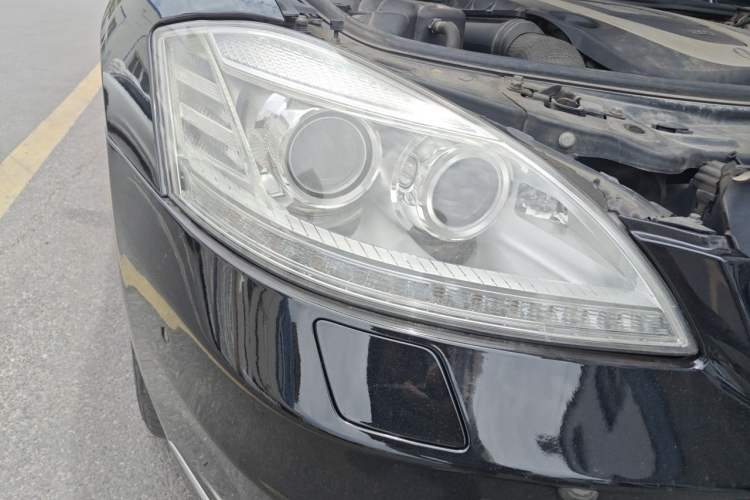 Used Mercedes-Benz S-Class 2010 S 300 L Business Model Right Front Headlight