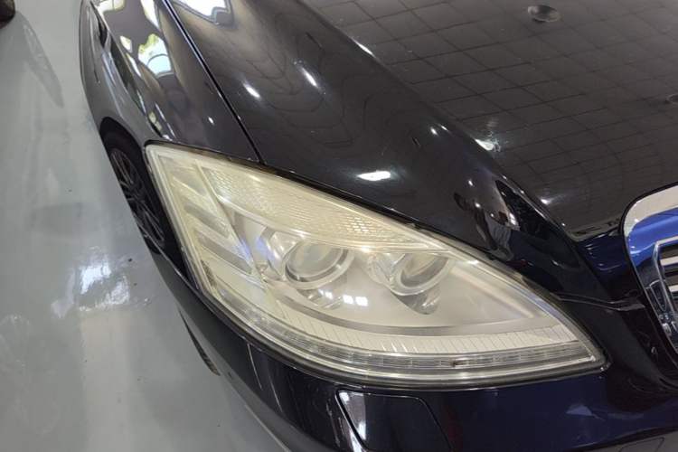 Used Mercedes-Benz S-Class 2010 S 400 L HYBRID Right Front Headlight