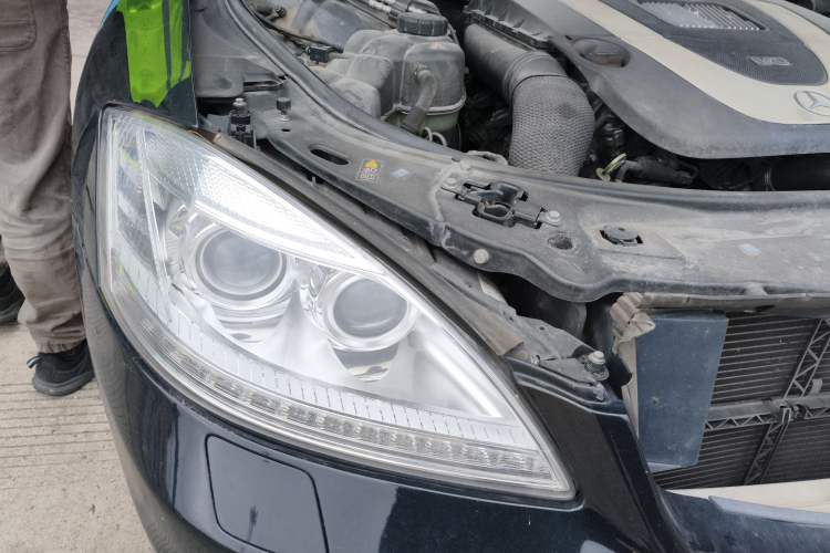 Used Mercedes-Benz S-Class 2010 S 300 L Prestige Edition Right Front Headlight