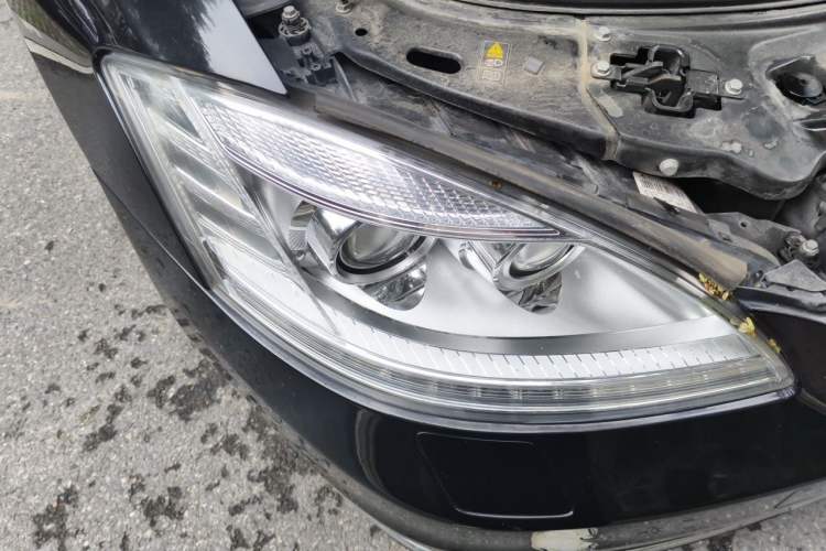 Used Mercedes-Benz S-Class 2010 S 300 L Luxury Model Right Front Headlight