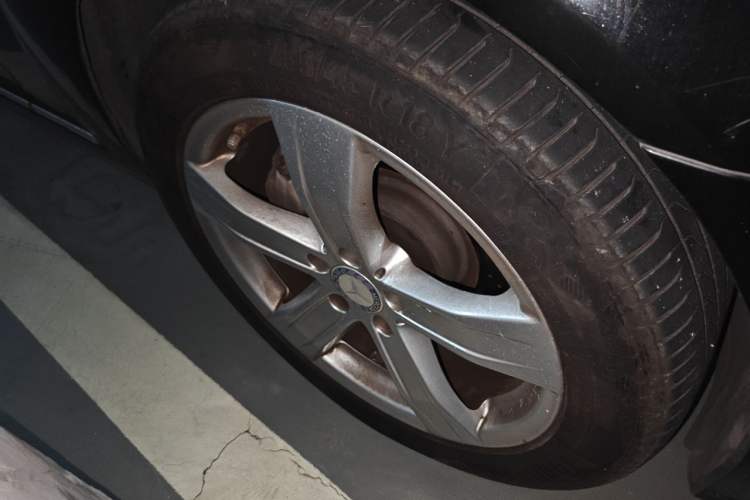 Used Mercedes-Benz S-Class 2010 S 350 L Luxury Model Right Front Wheel Hub