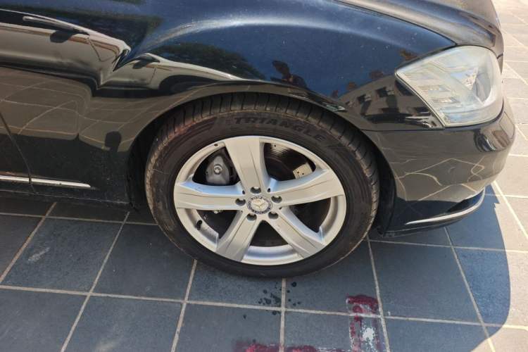 Used Mercedes-Benz S-Class 2010 S 350 L 4MATIC Right Front Wheel Hub