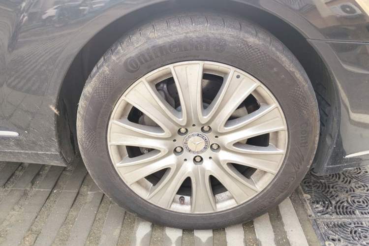Used Mercedes-Benz S-Class 2010 S 400 L HYBRID Right Front Wheel Hub