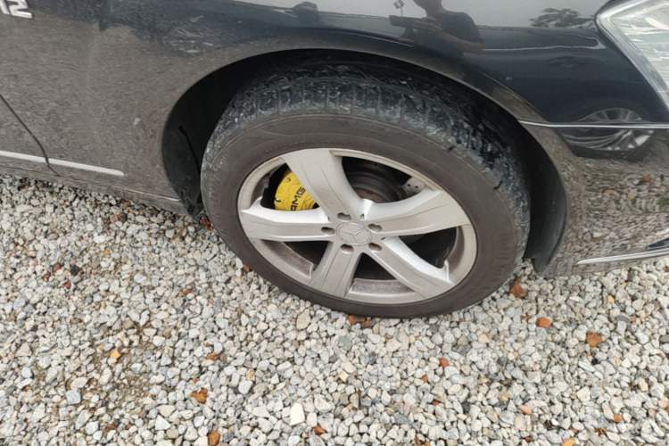 Used Mercedes-Benz S-Class 2010 S 400 L HYBRID Right Front Wheel Hub