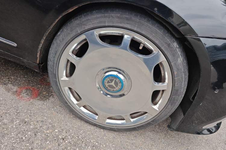 Used Mercedes-Benz S-Class 2010 S 400 L HYBRID Right Front Wheel Hub