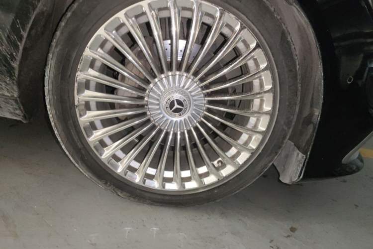 Used Mercedes-Benz S-Class 2010 S 300 L Business Model Right Front Wheel Hub