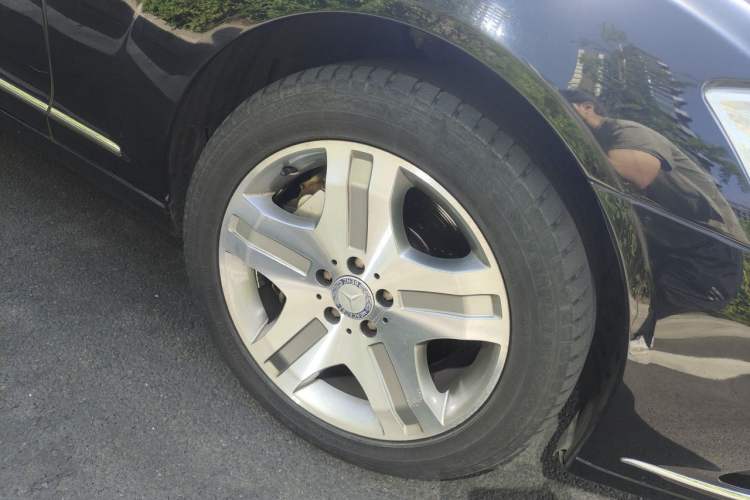 Used Mercedes-Benz S-Class 2010 S 600 L Right Front Wheel Hub