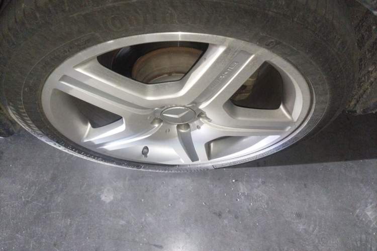Used Mercedes-Benz S-Class  Right Front Wheel Hub
