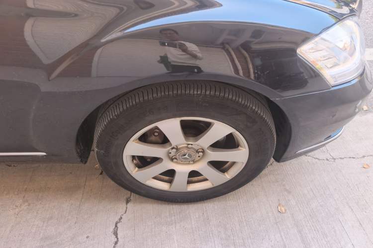 Used Mercedes-Benz S-Class 2010 S 300 L Business Model Right Front Wheel Hub