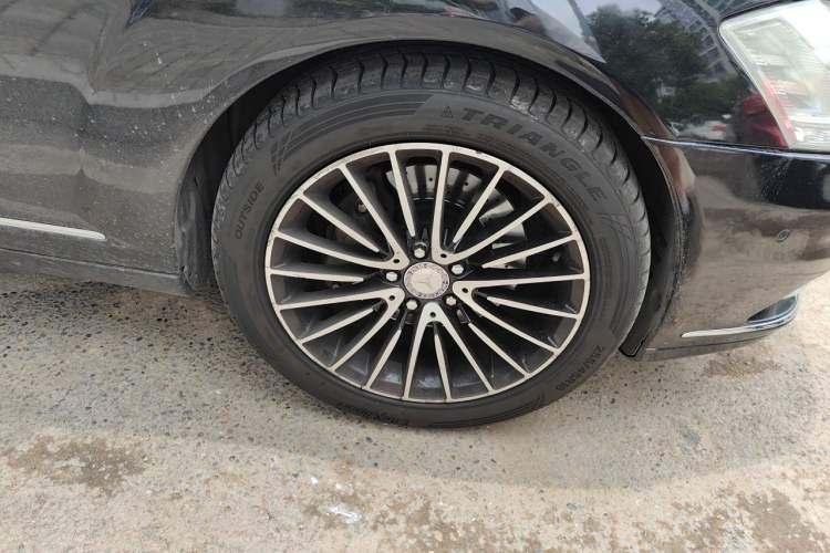 Used Mercedes-Benz S-Class 2010 S 350 L Luxury Model Right Front Wheel Hub