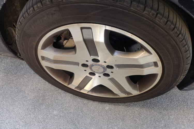 Used Mercedes-Benz S-Class 2010 S 600 L Right Front Wheel Hub