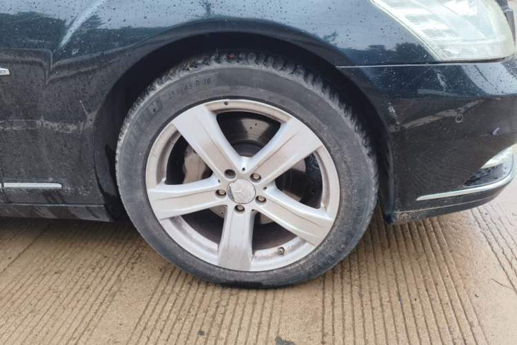 Used Mercedes-Benz S-Class 2010 S 400 L HYBRID Right Front Wheel Hub