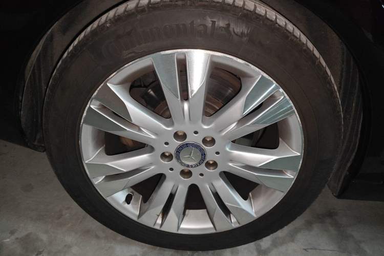 Used Mercedes-Benz S-Class 2010 S 500 L 4MATIC Right Front Wheel Hub