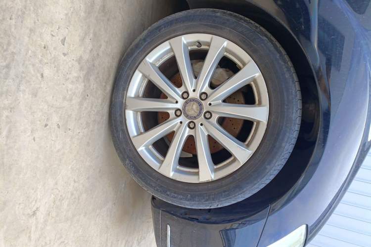 Used Mercedes-Benz S-Class 2010 S 300 L Luxury Model Right Front Wheel Hub