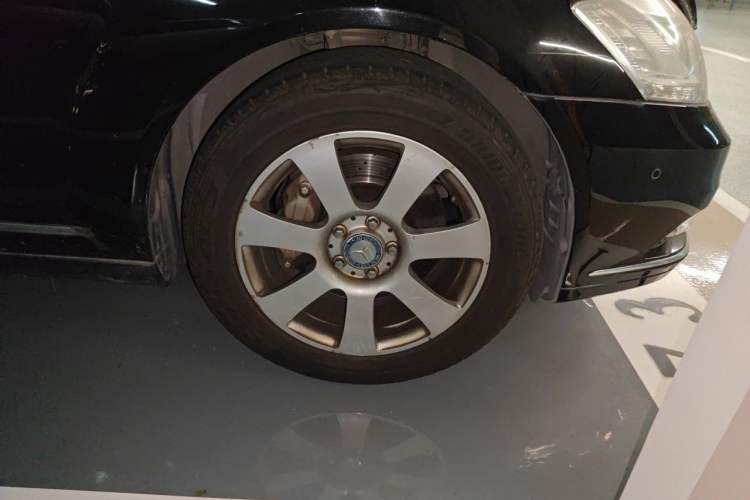 Used Mercedes-Benz S-Class 2010 S 300 L Business Model Right Front Wheel Hub