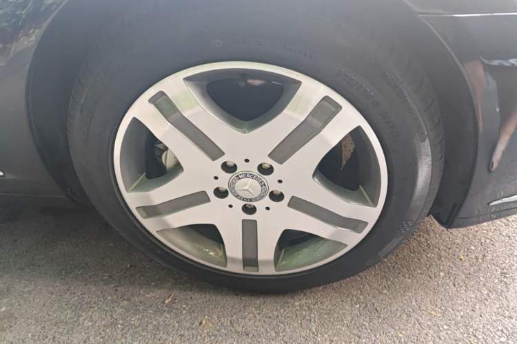 Used Mercedes-Benz S-Class 2010 S 600 L Right Front Wheel Hub
