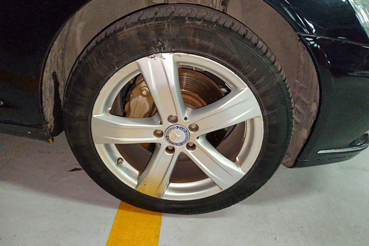 Used Mercedes-Benz S-Class 2010 S 400 L HYBRID Right Front Wheel Hub