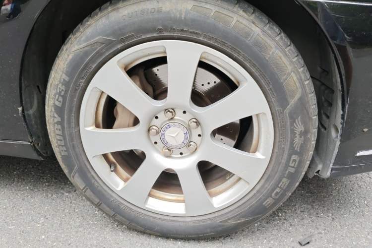 Used Mercedes-Benz S-Class 2010 S 300 L Business Model Right Front Wheel Hub