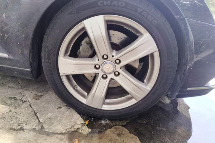 Used Mercedes-Benz S-Class 2010 S 350 L Luxury Model Right Front Wheel Hub