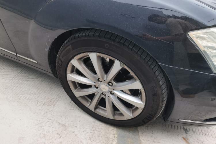 Used Mercedes-Benz S-Class 2010 S 300 L Luxury Model Right Front Wheel Hub