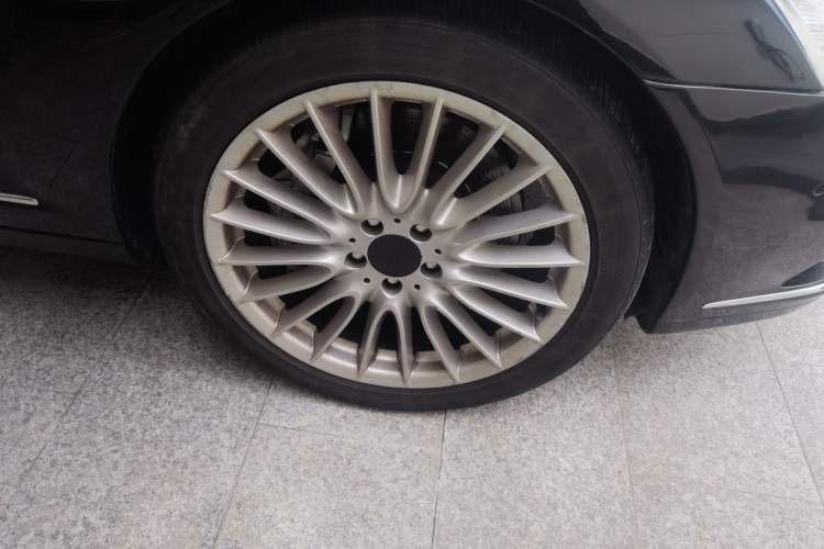 Used Mercedes-Benz S-Class 2010 S 600 L Right Front Wheel Hub