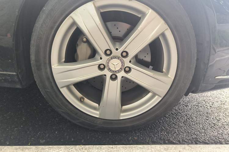 Used Mercedes-Benz S-Class 2010 S 350 L 4MATIC Right Front Wheel Hub