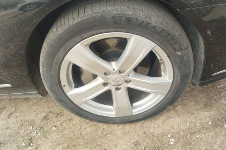 Used Mercedes-Benz S-Class 2010 S 400 L HYBRID Right Front Wheel Hub