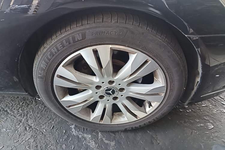 Used Mercedes-Benz S-Class 2010 S 350 L Luxury Model Right Front Wheel Hub