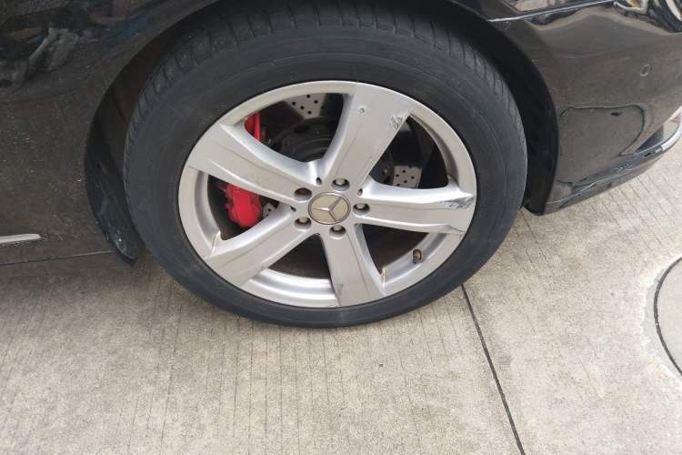 Used Mercedes-Benz S-Class 2010 S 300 L Prestige Edition Right Front Wheel Hub