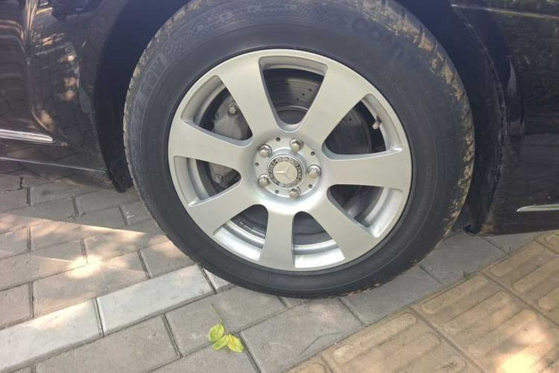 Used Mercedes-Benz S-Class 2010 S 300 L Business Model Right Front Wheel Hub