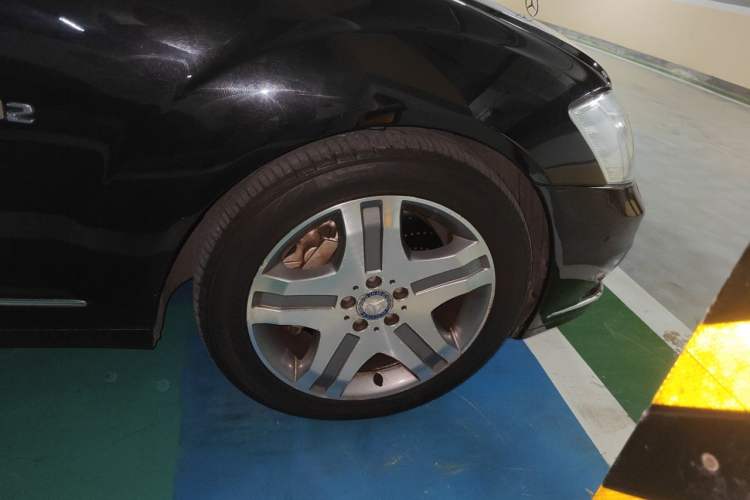 Used Mercedes-Benz S-Class 2010 S 600 L Right Front Wheel Hub